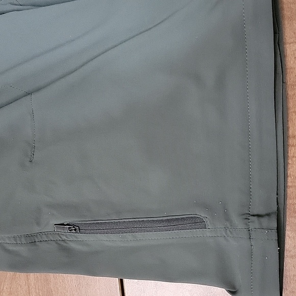 Columbia Women's Omni-Shield Convertible Pants, Green, Size 16W, Pre-owned EUC - Picture 13 of 13